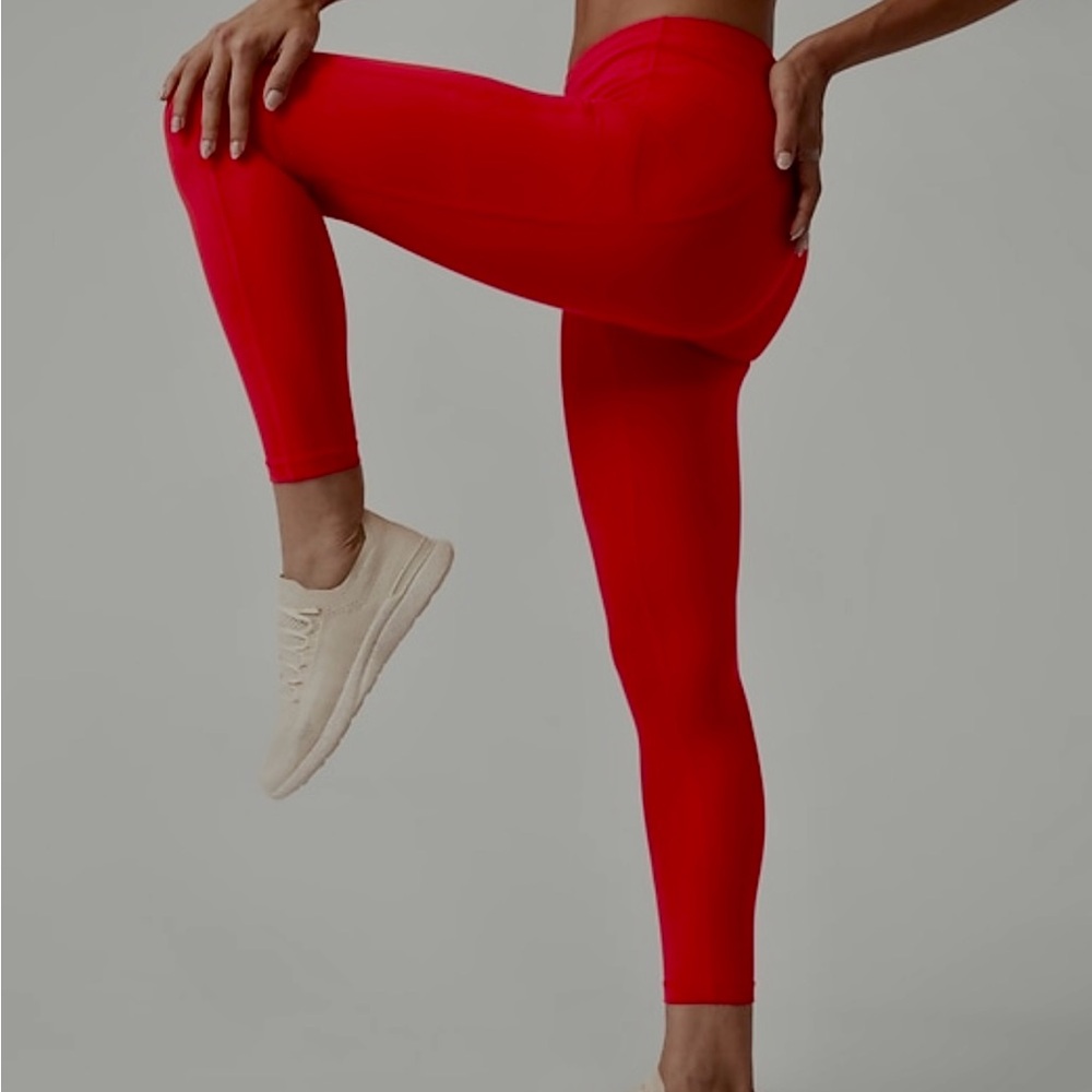 Athleta Ultimate Stash Pocket 7/8 Leggings  Size Small Matador Red